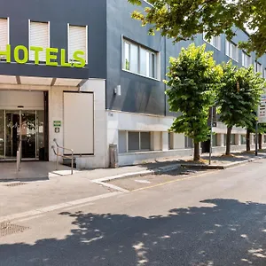 https://ornato.italymilanhotels.net